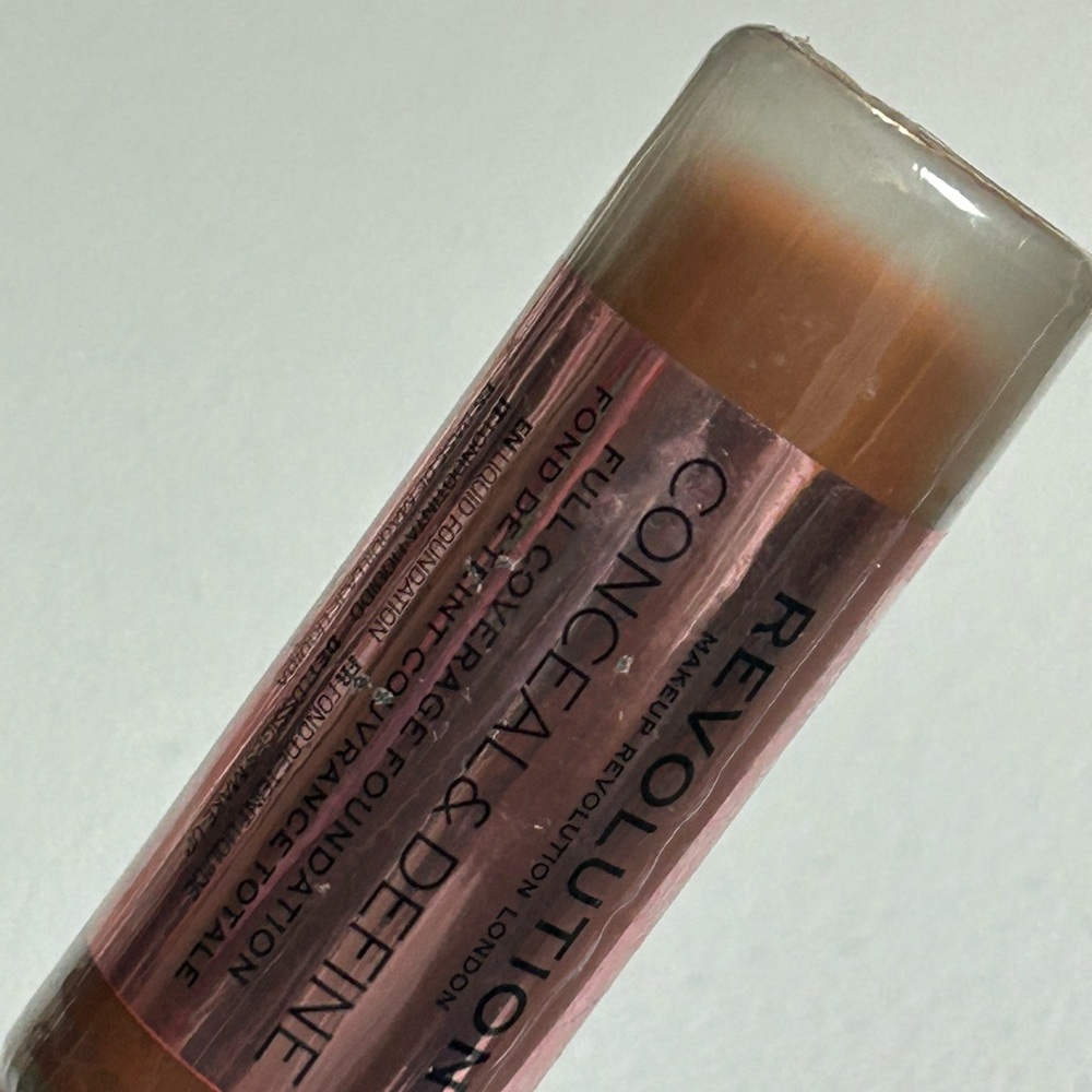 REVOLUTION Conceal & Define Full Coverage Foundation F16 NIP - Picture 3 of 4